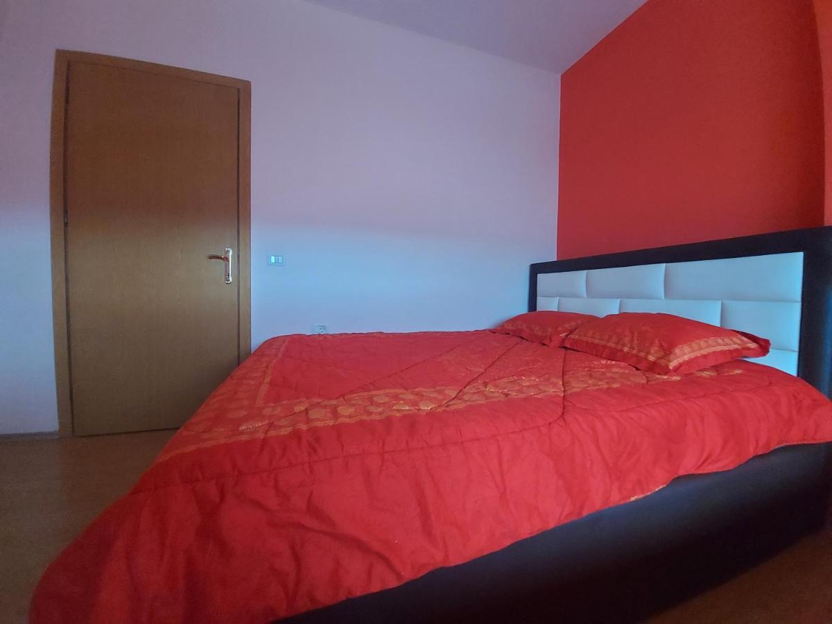 Geni Apartment Korce Exterior photo